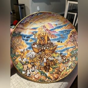 Noah’s Ark Fine porcelain decorative dish